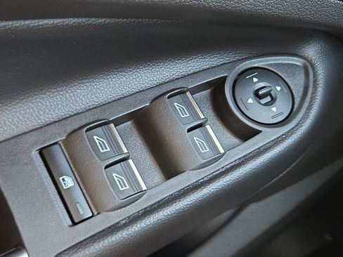 Used 2019 Ford Escape SE image 29