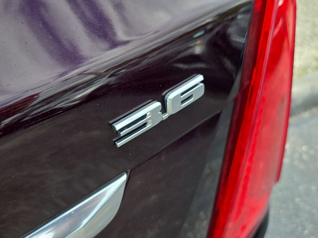 Used 2018 Cadillac XT5 FWD image 6
