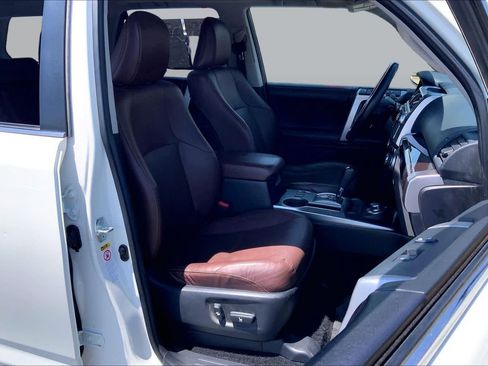 Used 2016 Toyota 4Runner Limited AWD/4WD image 9