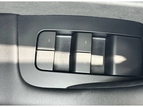 Used 2022 Tesla Model Y Performance image 37