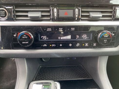 Used 2024 Nissan Pathfinder SV image 25