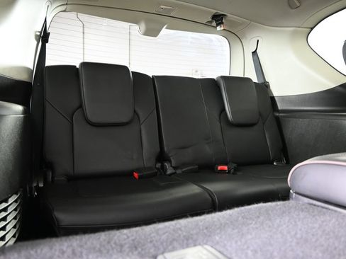 Used 2024 Nissan Armada Platinum w/ Captain's Chairs Package AWD/4WD image 17