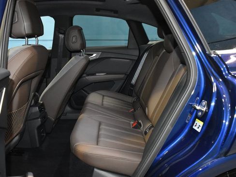 Used 2024 Audi Q4 e-tron Premium image 20