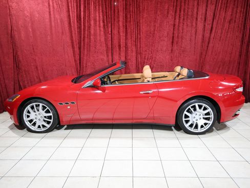 Used 2011 Maserati GranTurismo Convertible RWD image 5