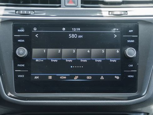 Used 2023 Volkswagen Tiguan SE FWD image 27