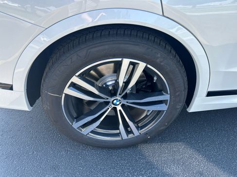 Used 2026 BMW X7 M60i image 9