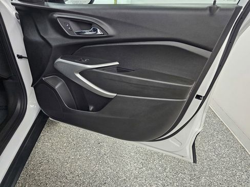 Used 2024 Chevrolet Trax RS FWD image 21