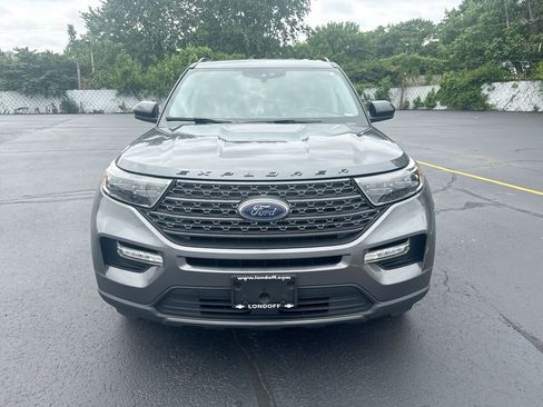 Used 2022 Ford Explorer XLT w/ Equipment Group 202A AWD/4WD image 24