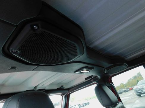 Used 2018 Jeep Wrangler Unlimited Rubicon w/ Dual Top Group image 22