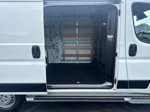 Used 2025 RAM ProMaster 2500 w/ U-Haul Equipment Group FWD image 18