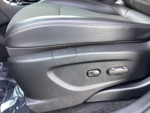 Used 2022 Buick Encore Preferred w/ Safety Package image 12