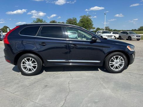 Used 2016 Volvo XC60 T5 Premier w/ Proximity Package image 3