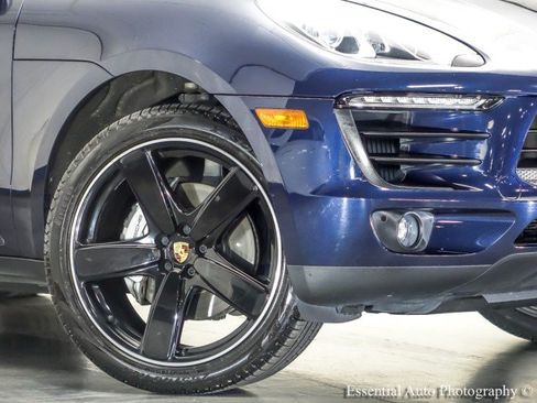 Used 2017 Porsche Macan S AWD/4WD image 3