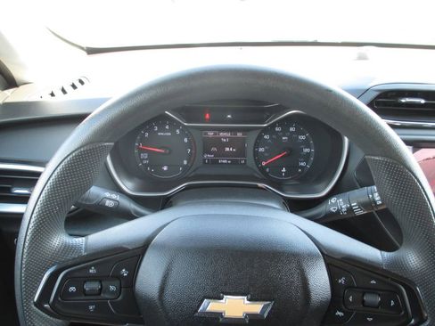 Used 2021 Chevrolet TrailBlazer LS image 23