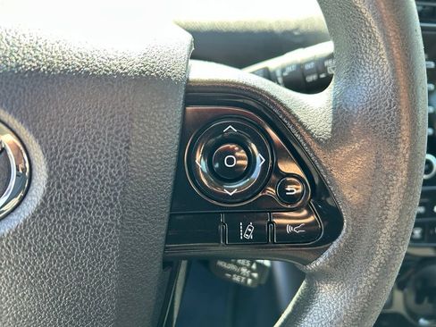 Used 2021 Toyota Prius LE FWD image 11