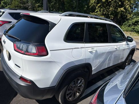 Used 2019 Jeep Cherokee Latitude Plus w/ Comfort/Convenience Group AWD/4WD image 4