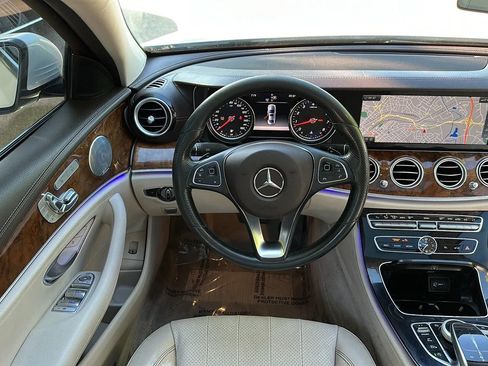 Used 2017 Mercedes-Benz E 300 4MATIC image 25