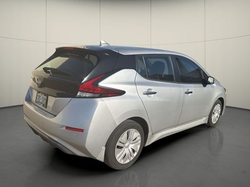 Used 2025 Nissan Leaf S FWD image 7