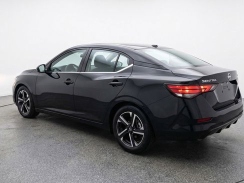 Used 2025 Nissan Sentra SV image 6