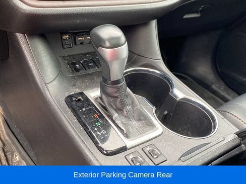 Used 2019 Toyota Highlander XLE AWD/4WD image 7