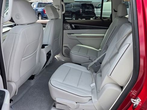 New 2026 Buick Enclave Avenir w/ Super Cruise Package FWD image 12
