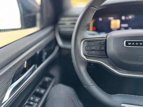 Used 2024 Jeep Wagoneer Series II image 7