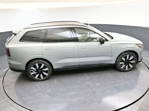 New 2025 Volvo EX90 Ultra image 40