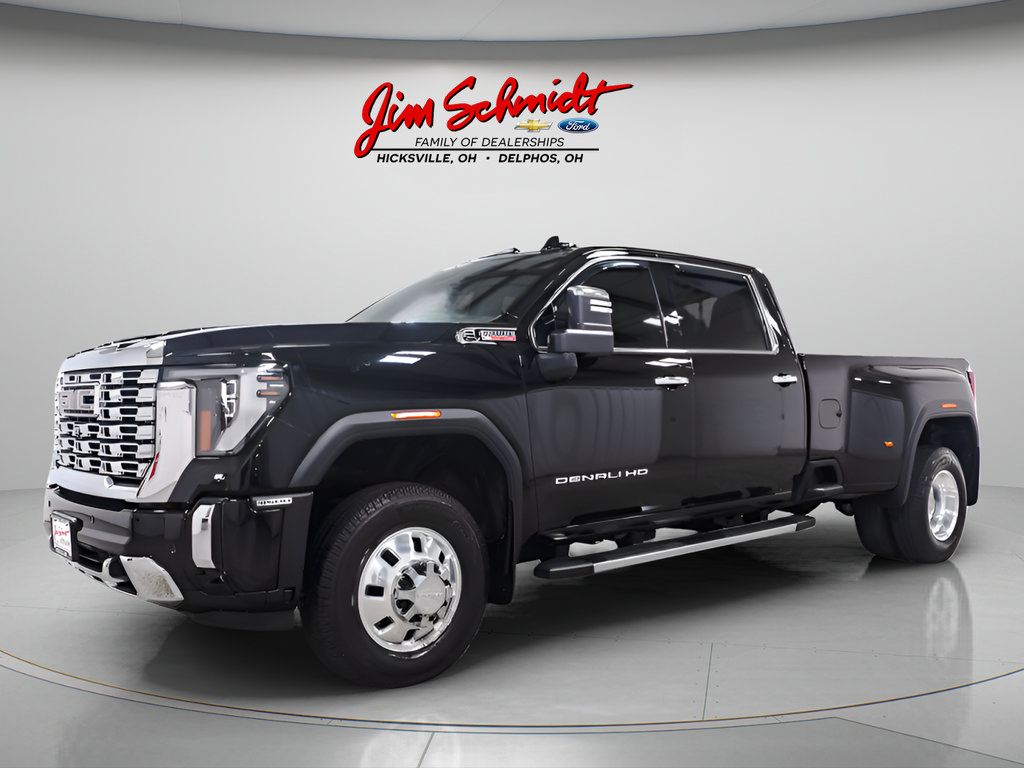 Used 2024 GMC Sierra 3500 Denali w/ Denali Reserve Package AWD/4WD image 2