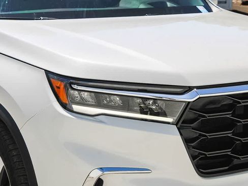 Used 2023 Honda Pilot Elite image 9
