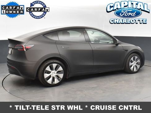 Used 2022 Tesla Model Y Long Range image 7