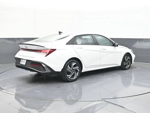 Used 2025 Hyundai Elantra Sport FWD image 14