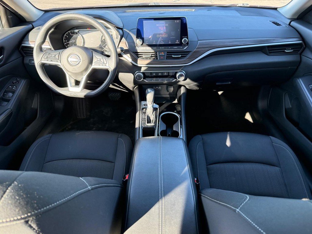 Used 2024 Nissan Altima 2.5 SV FWD image 8