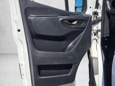Used 2022 Mercedes-Benz Sprinter 2500 image 10