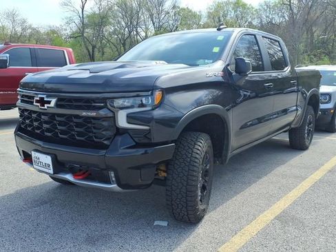 Used 2023 Chevrolet Silverado 1500 ZR2 w/ Technology Package image 1