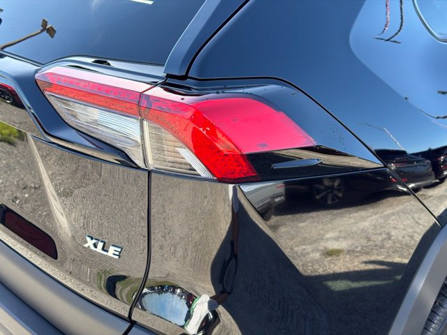 Used 2025 Toyota RAV4 XLE w/ Convenience Package FWD image 12