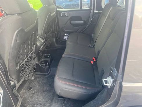 Used 2018 Jeep Wrangler Unlimited Rubicon AWD/4WD image 8