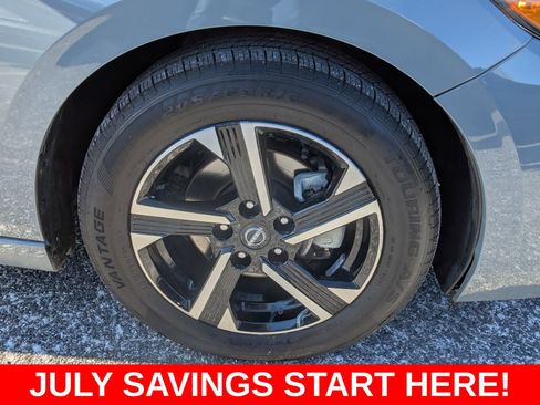 Used 2024 Nissan Sentra SV FWD image 15