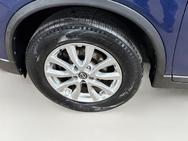 Used 2018 Nissan Rogue SV AWD/4WD image 30