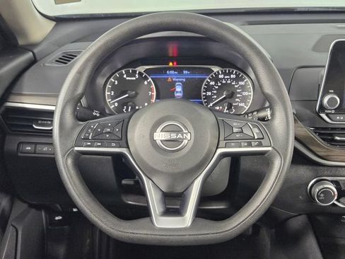 Used 2024 Nissan Altima 2.5 SV FWD image 21