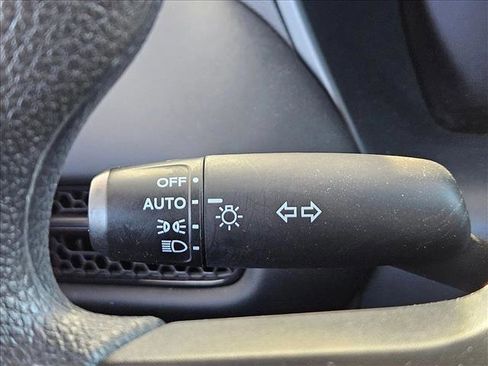 Used 2025 Honda HR-V LX image 13