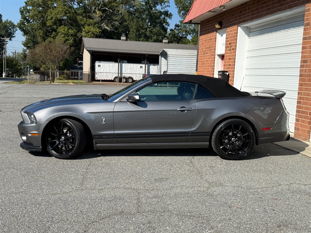 Used 2013 Ford Mustang Shelby GT500 RWD image 4