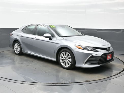 Used 2024 Toyota Camry LE FWD image 8