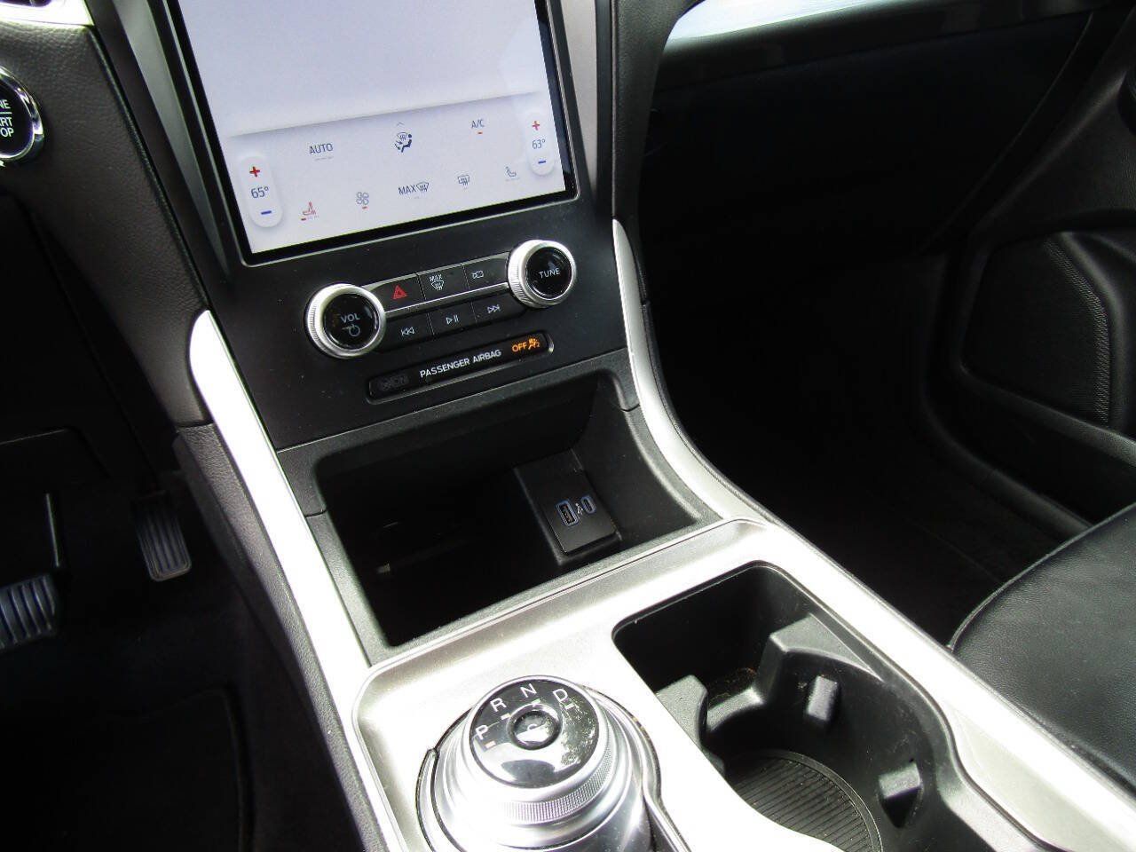 Used 2024 Ford Edge SEL AWD/4WD image 15