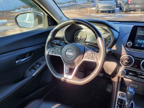 Used 2023 Nissan Sentra SR w/ SR Premium Package image 13