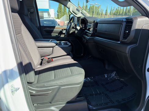 Used 2025 Chevrolet Silverado 2500 LT w/ Convenience Package AWD/4WD image 10