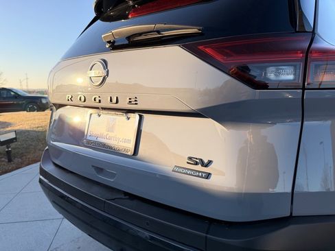 Used 2023 Nissan Rogue SV w/ SV Premium B Package image 30