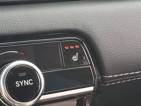 Used 2025 Honda Pilot EX-L image 15