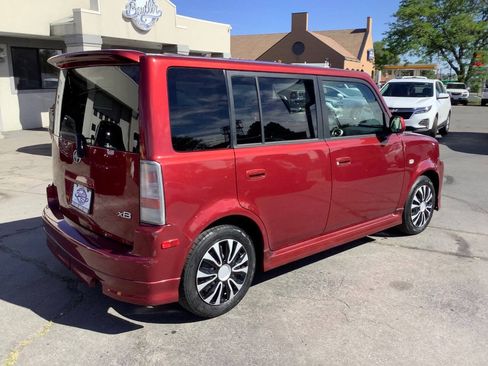 Used 2006 Scion xB FWD image 12