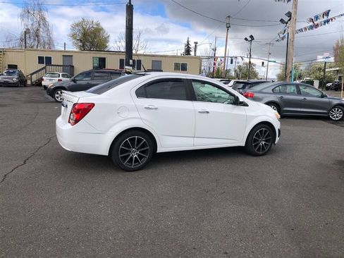 Used 2014 Chevrolet Sonic LTZ FWD image 2