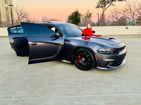 Used 2019 Dodge Charger Scat Pack w/ Daytona Edition image 39